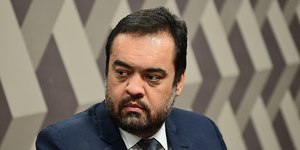 Ação contra Cláudio Castro complica (mais) a estratégia de Flávio