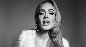Adele lamenta adiamento de turnê por Covid-19