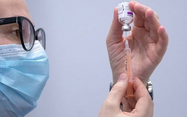 Covid: taxas de internação mostram que, mesmo antes de 3ª dose, vacinas evitaram mortes