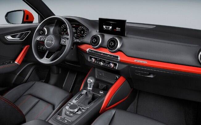Interior do SUV segue o novo padrão da Audi, que também acaba de ser implantado no Q3 e chegará no ano que vem