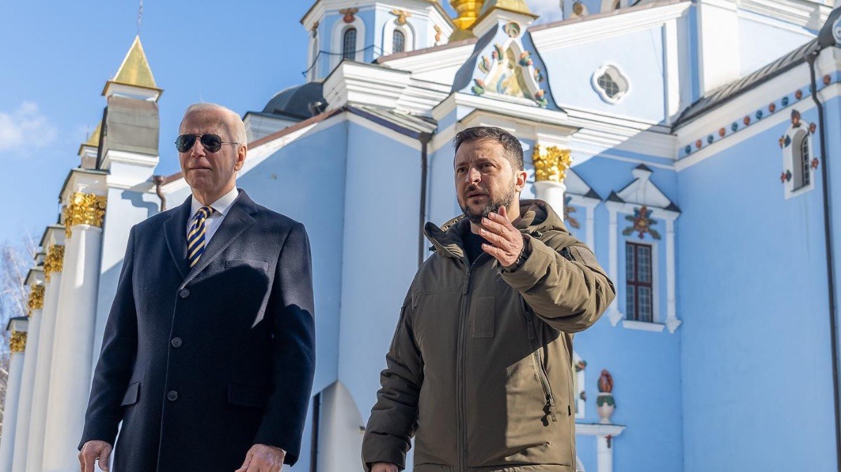 Presidente Biden se encontra com Zelensky na Ucrânia