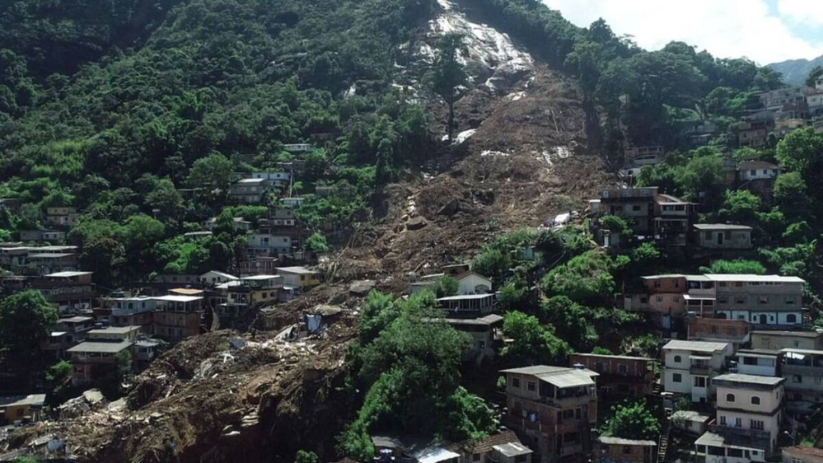Chuvas em Petrópolis: número de mortos chega a 217 e 33 desaparecidos