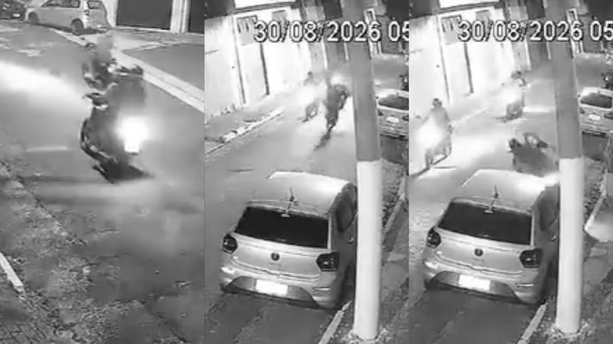 Motociclista bate em carro estacionado após empinar moto em São Paulo Motociclista bate em carro estacionado após empinar moto em São Paulo