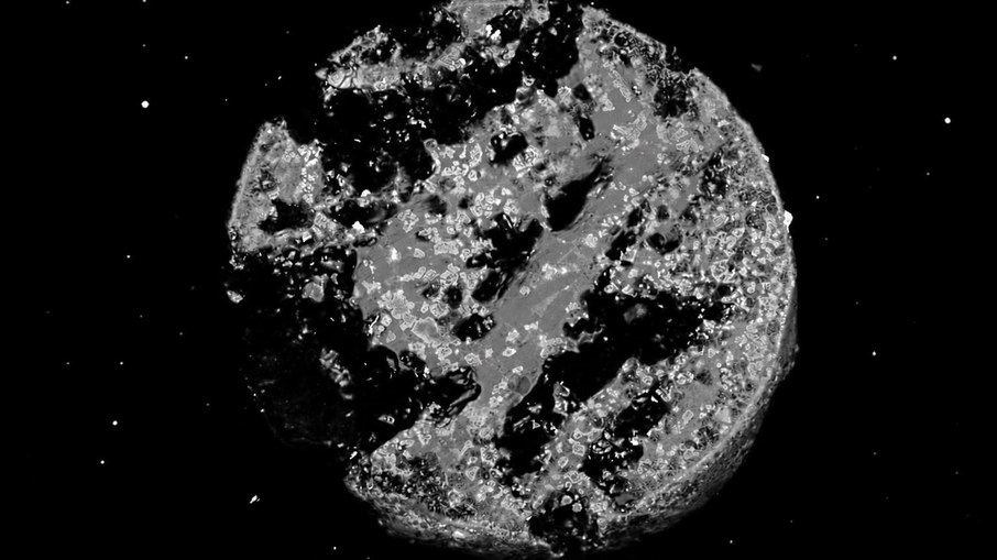 Hiroshimaíta, a liga metálica inédita gerada na explosão da bomba de Hiroshima, no Japão, em 1945 Hiroshimaíta, a liga metálica inédita gerada na explosão da bomba de Hiroshima, no Japão, em 1945