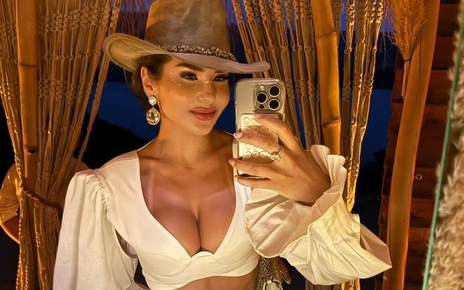 A influenciadora Karolina Trainotti, 29, que se apresenta publicamente como 'sugar baby' A influenciadora Karolina Trainotti, 29, que se apresenta publicamente como 'sugar baby'
