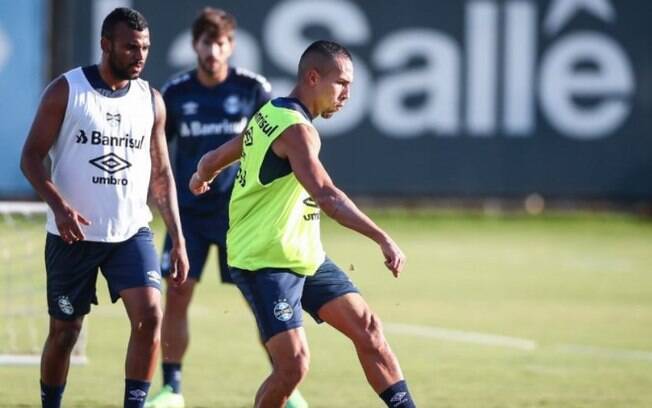 Nicolas treina normalmente e pode voltar ao time do Grêmio