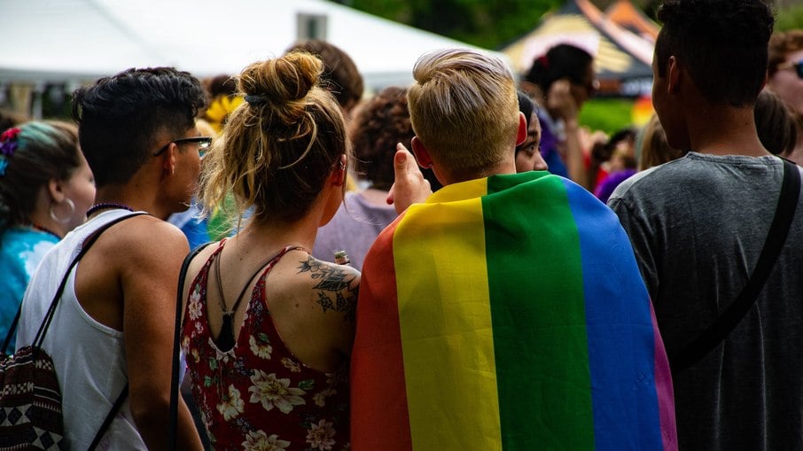 A comunidade LGBTQIA tem suas próprias notícias e as pessoas precisam conhecê-la