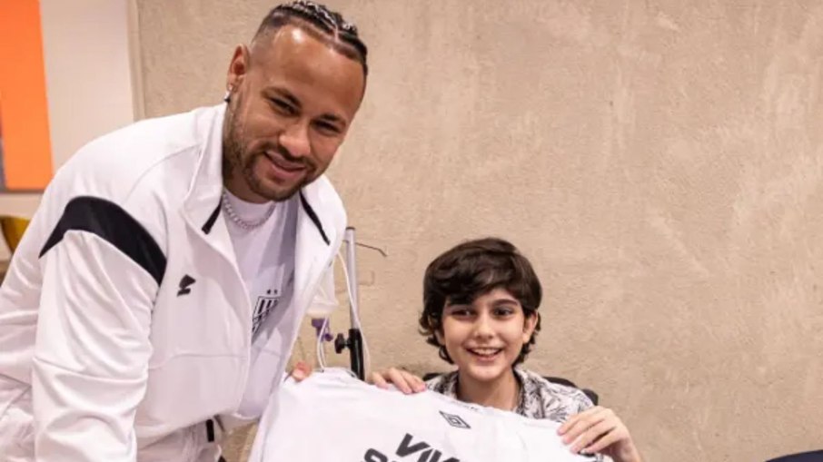 Neymar visitou o torcedor Vicente, de apenas 10 anos