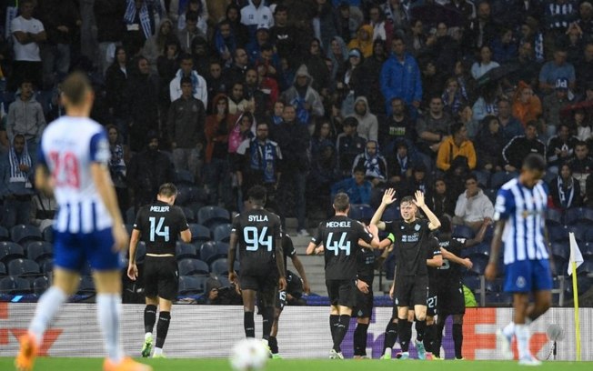 Após goleada sofrida, atacante do Porto ameniza: 'Faz parte do crescimento'