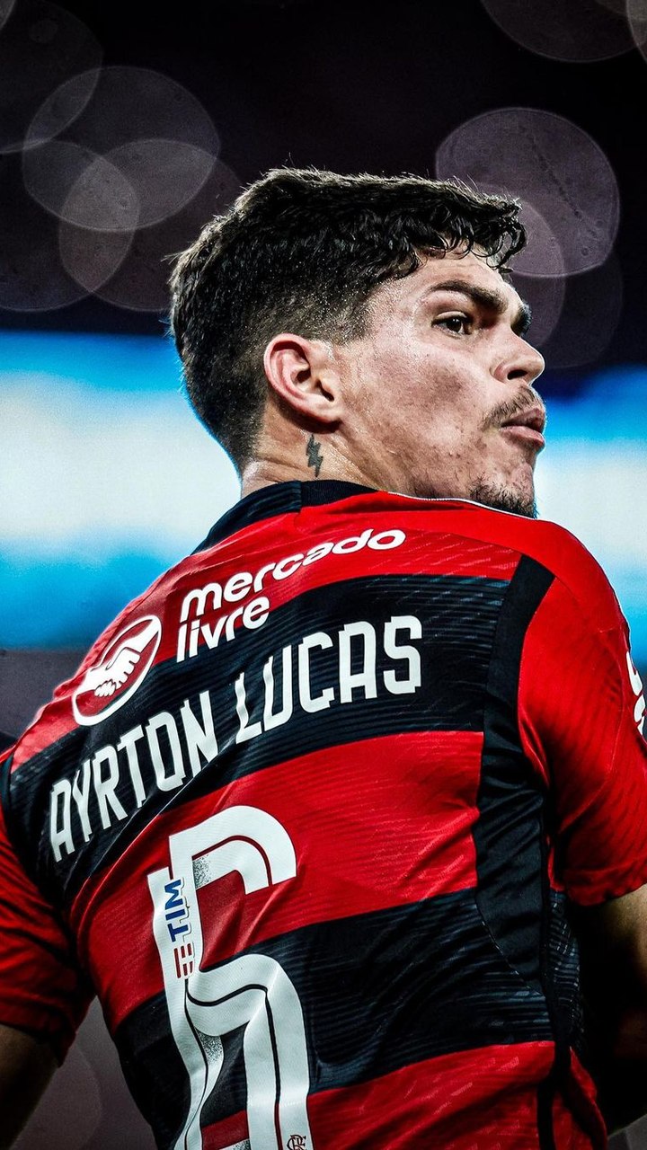 Clube saudita deve enviar proposta ao Flamengo por Ayrton Lucas