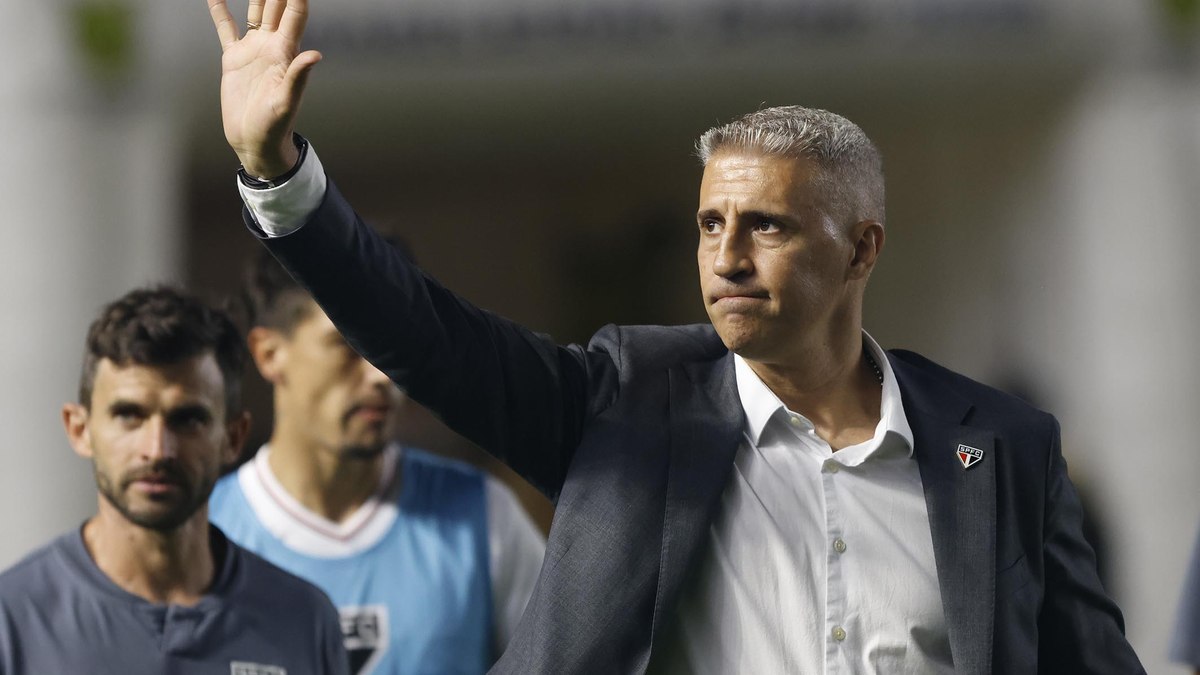 Hernán Crespo no empate com o Flamengo na Vila Belmiro Hernán Crespo no empate com o Flamengo na Vila Belmiro