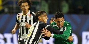 Vitor Roque decide, Palmeiras bate Santos e dispara na liderança