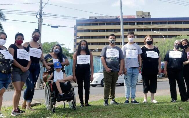 Grupos de mães protestam contra fechamentos de alas em Hospital de Sumaré
