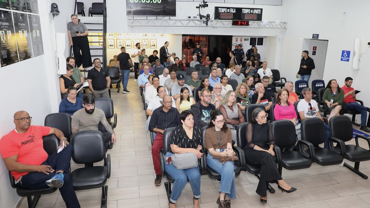 Público presente na Câmara dos Vereadores de Vinhedo Público presente na Câmara dos Vereadores de Vinhedo