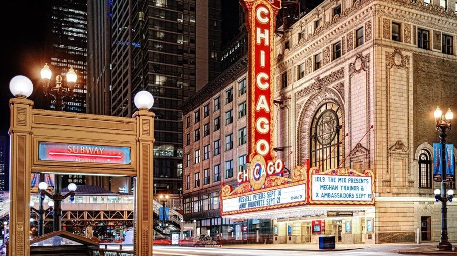 A fachada do Chicago Theatre, em Illinois, nos Estados Unidos.