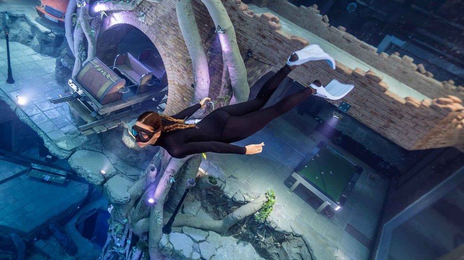 Estruturas submersas na Deep Dive Dubai