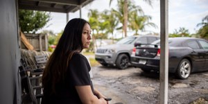 Mulher acumula quase R$ 900 mil em multas por rodas na grama