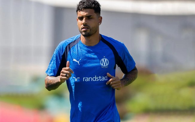 Emerson Palmieri tem mais um ano de contrato na França Emerson Palmieri tem mais um ano de contrato na França