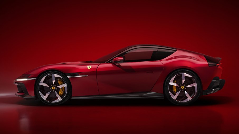 Ferrari 12Cilindri apresenta formato bem característico de um GT tradicional