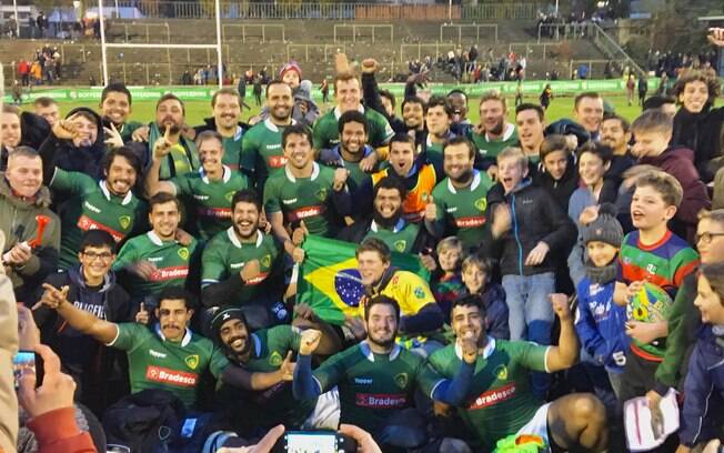 Seleção brasileira de rugby XV comemora vitória histórica contra a Bélgica