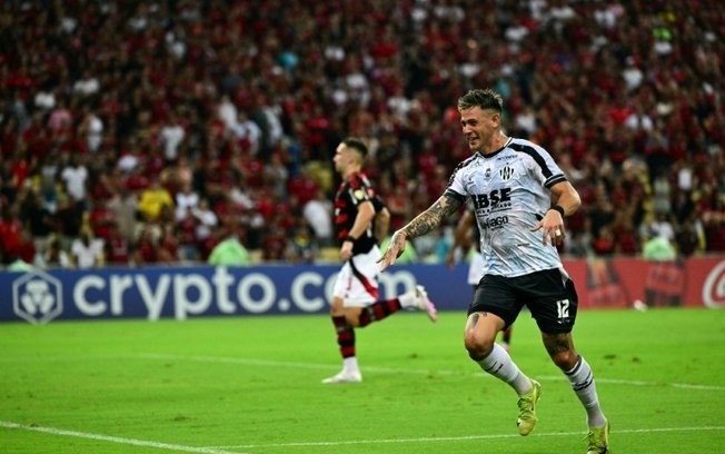 Central Cordoba's midfielder #12 Leonardo Heredia celebrates after scoring a penalty kick goal during the Copa Libertadores group stage football match between Brazil's Flamengo and Argentina's Central Cordoba at the Maracana stadium in Rio de Janeiro, Brazil, on April 9, 2025. Central Cordoba's midfielder #12 Leonardo Heredia celebrates after scoring a penalty kick goal during the Copa Libertadores group stage football match between Brazil's Flamengo and Argentina's Central Cordoba at the Maracana stadium in Rio de Janeiro, Brazil, on April 9, 2025.
