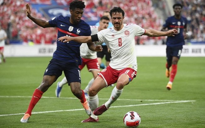 França leva virada em casa e perde para Dinamarca na estreia pela Liga das Nações