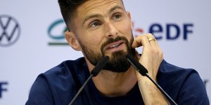 Giroud tem prejuízo milionário após furto em sua casa nos EUA