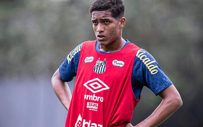 Santos encaminha renovação com Souza Santos encaminha renovação com Souza