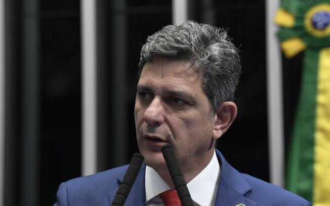 No Senado, PT e Bolsonaro unidos contra a Lava Jato