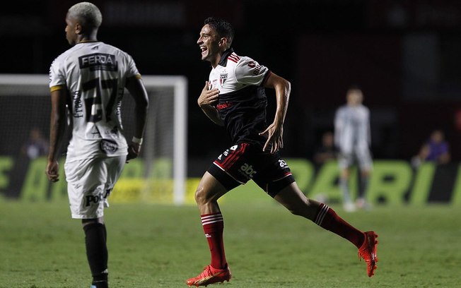 Misto do São Paulo joga bem e goleia Inter de Limeira no Morumbi