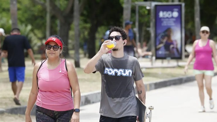 Onda de calor mantém alerta vermelho em SP e no Rio neste sábado
