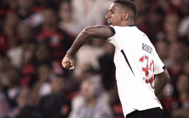 Robert Renan em ação pelo Vasco Robert Renan em ação pelo Vasco