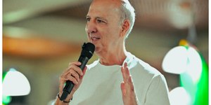 TSE nega registro de candidatura de Arruda ao governo do DF