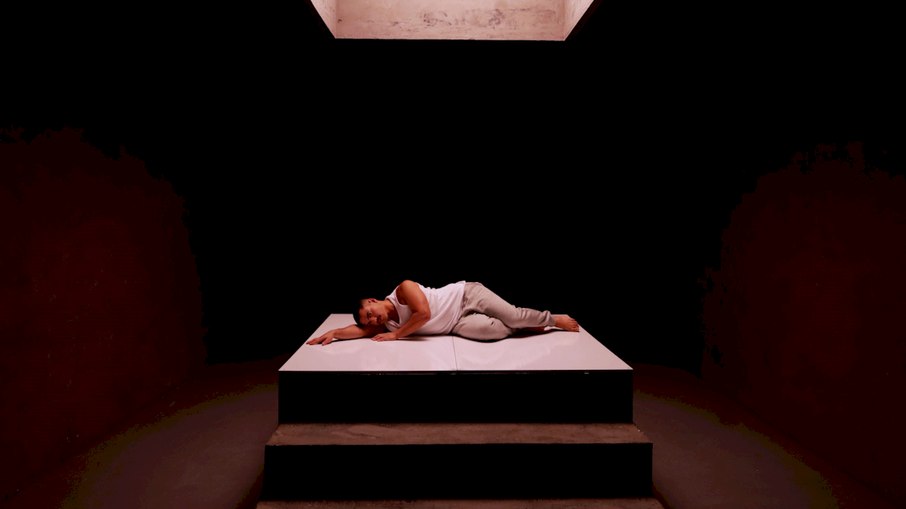 Bruno Gadiol e a experiência sensorial no clipe 'Na Minha Mente' Bruno Gadiol e a experiência sensorial no clipe 'Na Minha Mente'