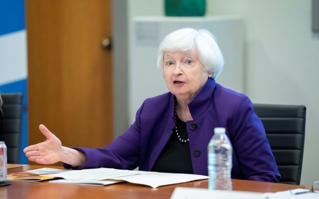 Janet Yellen, secretária do Tesouro dos EUA, discursa na Grande Câmara de Comércio de Raleigh, na Carolina do Norte, em 5 de setembro de 2024