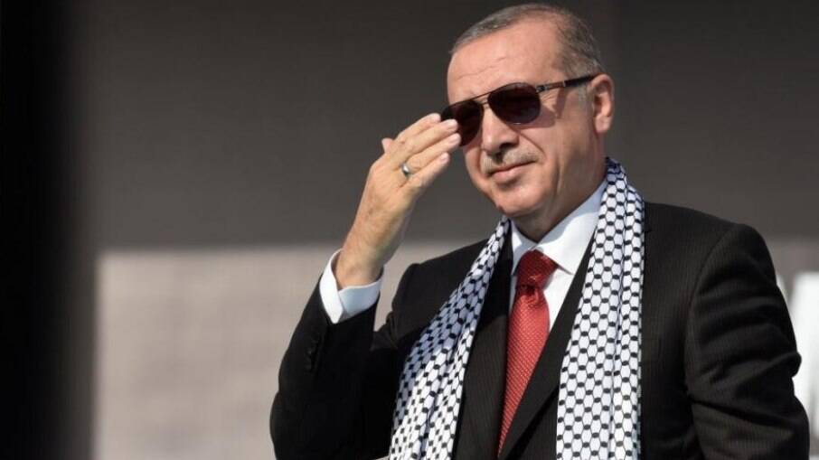 Presidente turco insiste em encontro de Putin com Zelensky