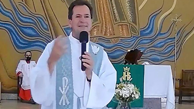 Padre%20que%20abusou%20de%20coroinhas%20%C3%A9%20proibido%20de%20trabalhar%20no%20MT