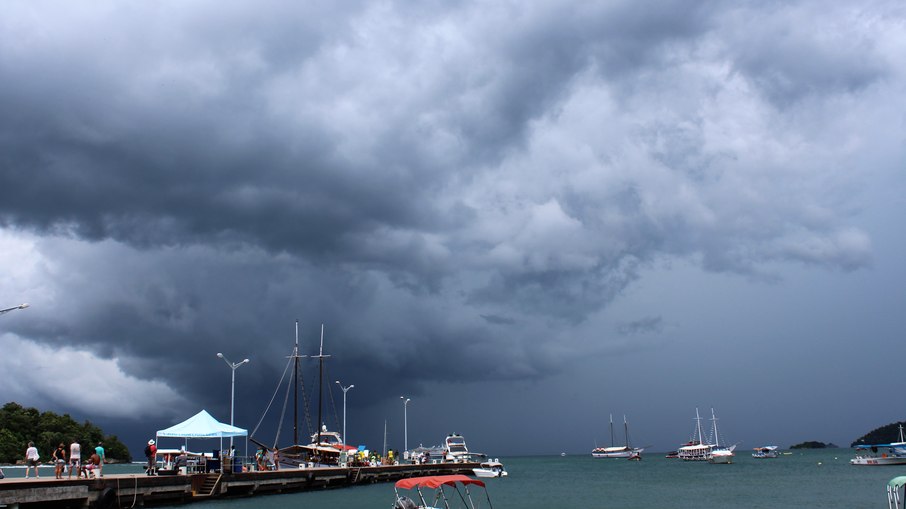 Tempestade em Ilha Grande (RJ)