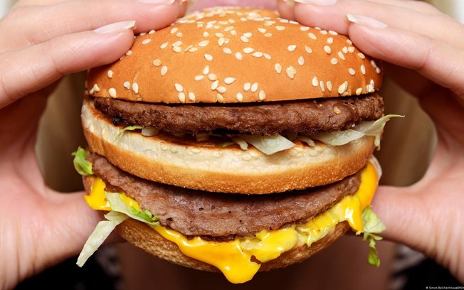 Alimentos ricos em gordura podem podem levar ao desenvolvimento de um dos cânceres mais comuns – e mais mortais