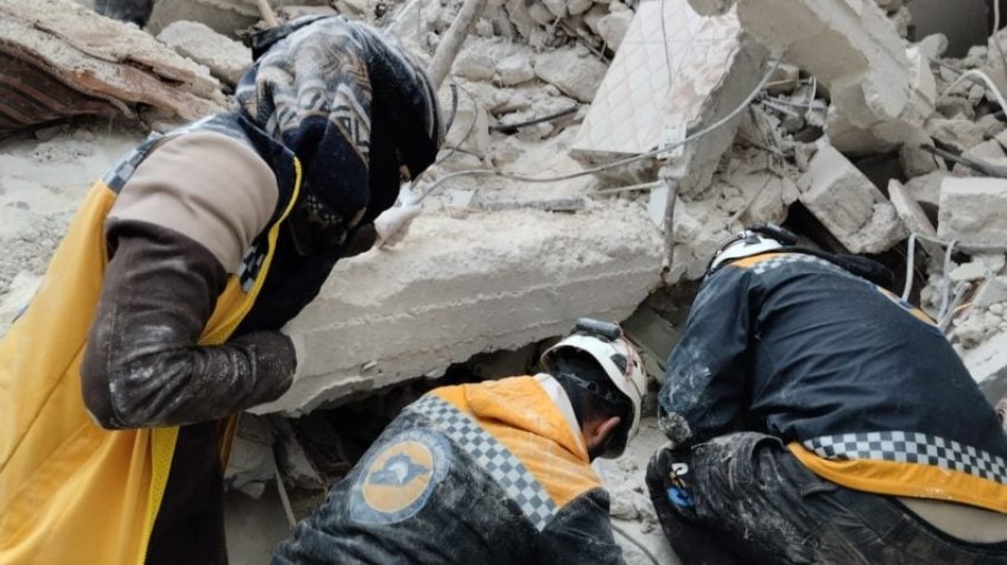Resgate na Síria após terremoto