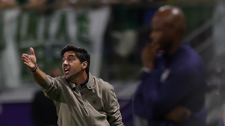Abel celebra final de Libertadores e manda recado à imprensa