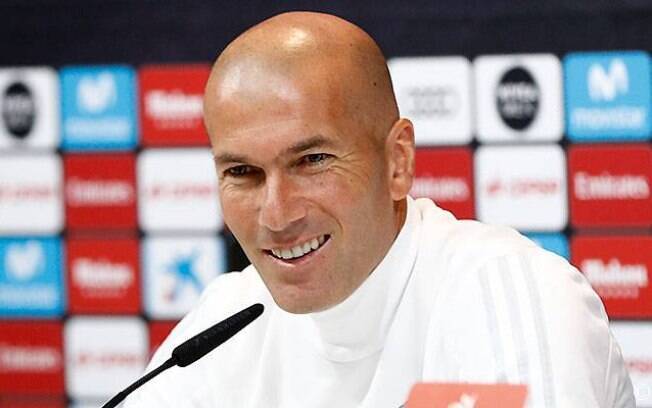 Zinedine Zidane não parece estar preocupado com os rumores de que Neymar vai chegar à sua equipe