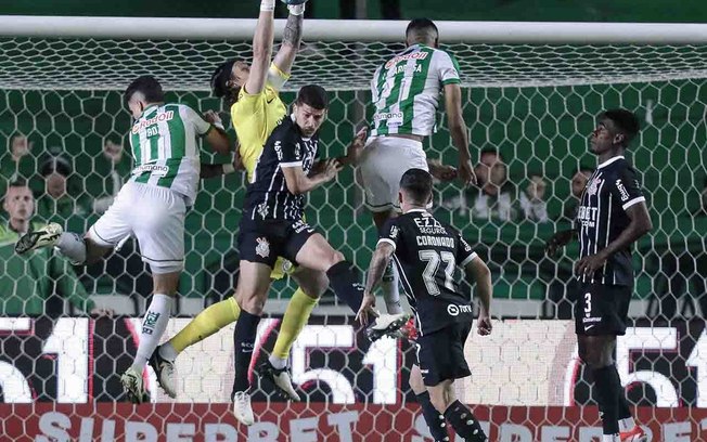 Cássio falhou no segundo gol do Juventude