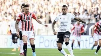 São Paulo sai na frente, mas Corinthians empata clássico 