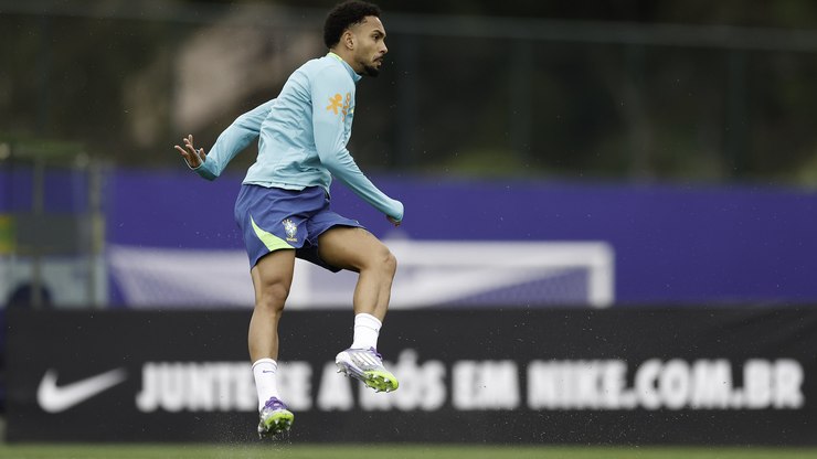 Ancelotti convoca Vitinho para lugar de Vanderson na Seleção