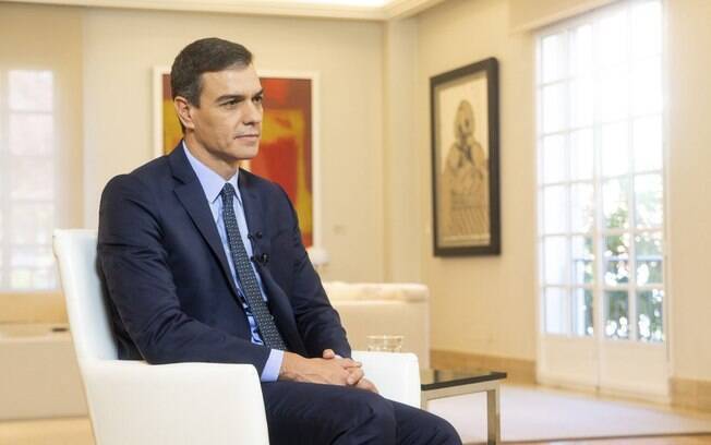Primeiro-ministro da Espanha, Pedro Sánchez fez visita relâmpago a Barcelona e defendeu ‘moderação’