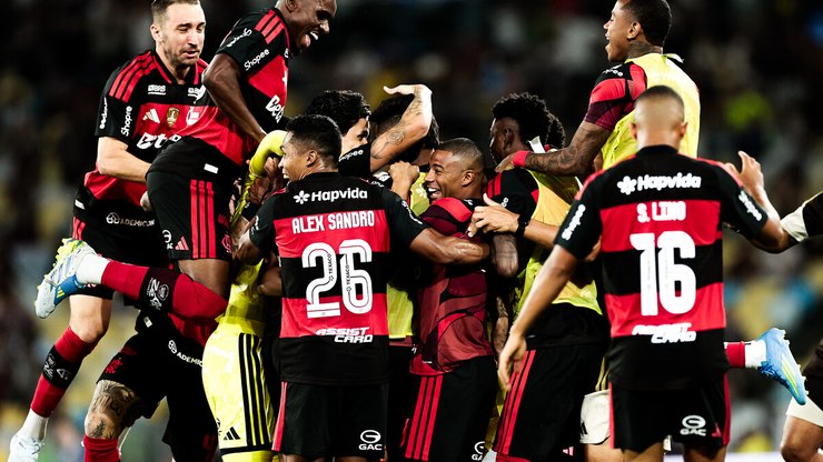 Pedro faz dois, Flamengo bate o Fluminense e vence clássico