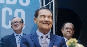 Padre Fábio de Melo critica atendimento e gerente é demitido