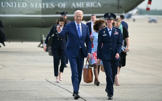 O presidente americano, Joe Biden, fotografado na base militar conjunta de Andrews, em Maryland, em 8 de maio de 2024