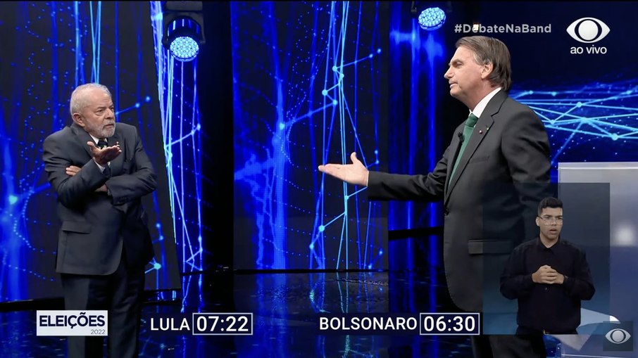 Lula e Bolsonaro debatem no estúdio da Bandeirantes
